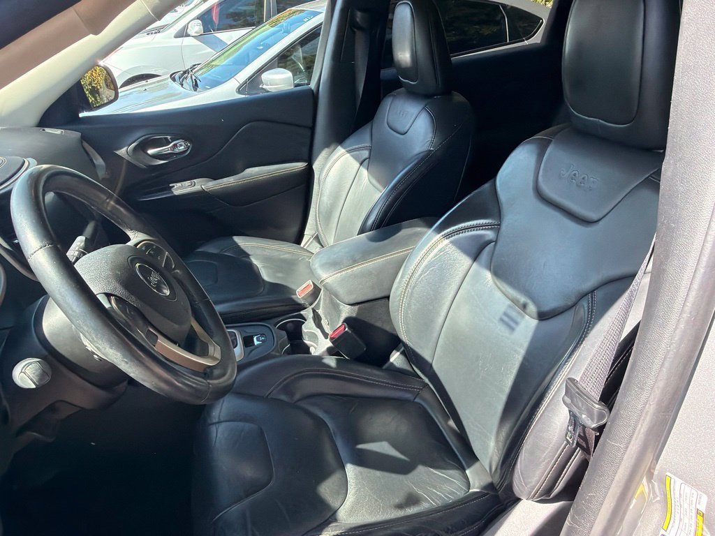 Certified 2017 Jeep Cherokee Limited AWD/4WD image 9