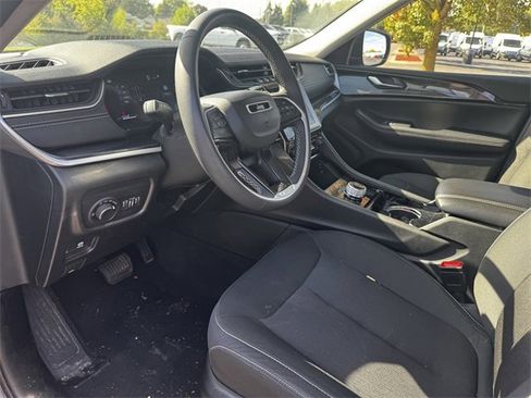 Certified 2023 Jeep Grand Cherokee L Laredo image 25