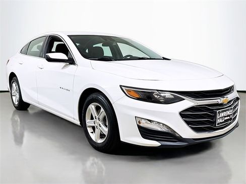 Used 2024 Chevrolet Malibu LT image 3