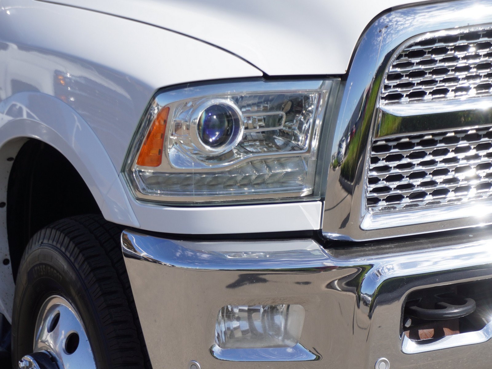 Used 2016 RAM 3500 Laramie AWD/4WD image 3