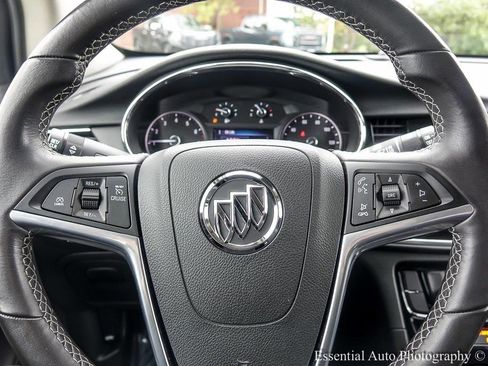 Used 2022 Buick Encore Preferred w/ Safety Package image 9