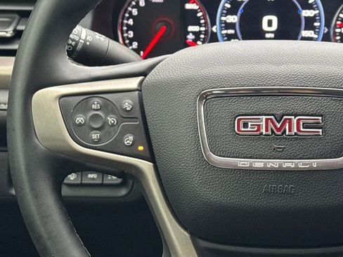 Used 2023 GMC Acadia Denali image 19