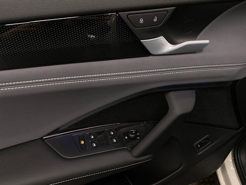 New 2026 Volkswagen Tiguan SE R-Line AWD/4WD image 29