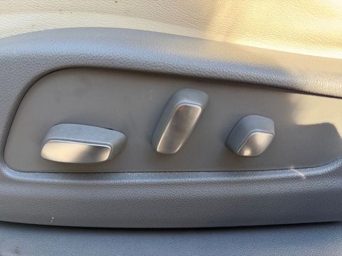 Used 2022 Cadillac XT6 Premium Luxury image 13