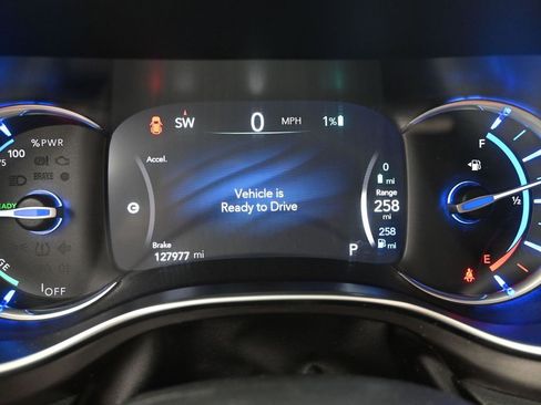 Used 2017 Chrysler Pacifica Platinum image 24