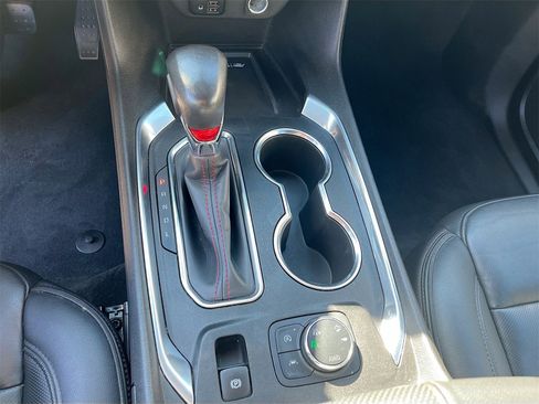 Used 2022 Chevrolet Traverse RS image 17