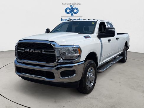 Used 2024 RAM 2500 Tradesman w/ Chrome Appearance Group AWD/4WD image 2