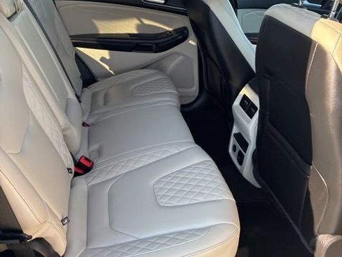 Used 2024 Ford Edge Titanium image 27