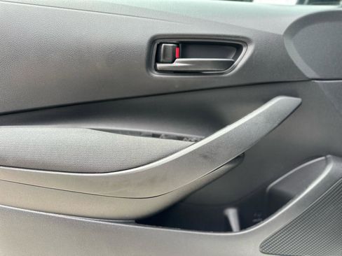 Used 2022 Toyota Corolla LE FWD image 14