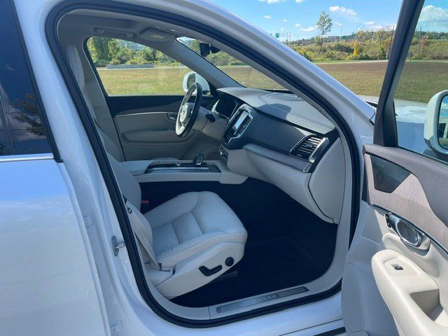 Used 2024 Volvo XC90 B5 Plus w/ Protection Package Premier AWD/4WD image 15