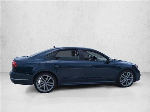 Used 2018 Volkswagen Passat 2.0T R-Line image 4