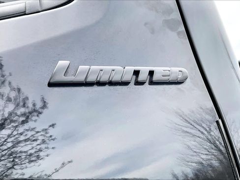 Certified 2019 Toyota Tacoma Limited image 9