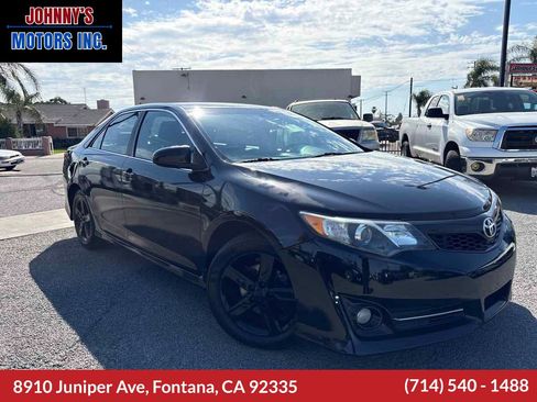 Used 2014 Toyota Camry SE FWD image 1