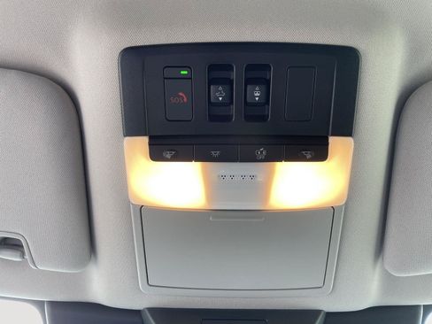Used 2024 Nissan Pathfinder SV w/ SV Premium Package AWD/4WD image 29