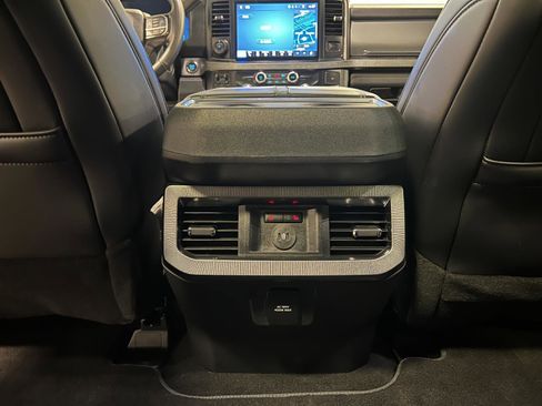 Used 2025 Ford F350 Platinum w/ FX4 Off-Road Package AWD/4WD image 29