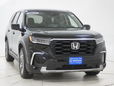 Used 2025 Honda Pilot EX-L image 17