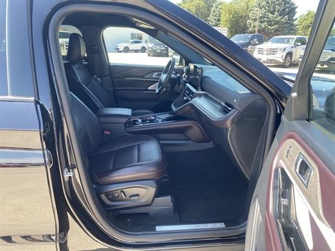 Used 2026 Ford Explorer Platinum AWD/4WD image 5