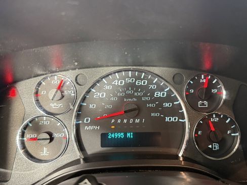 Used 2024 Chevrolet Express 2500 w/ Driver Convenience Package image 18