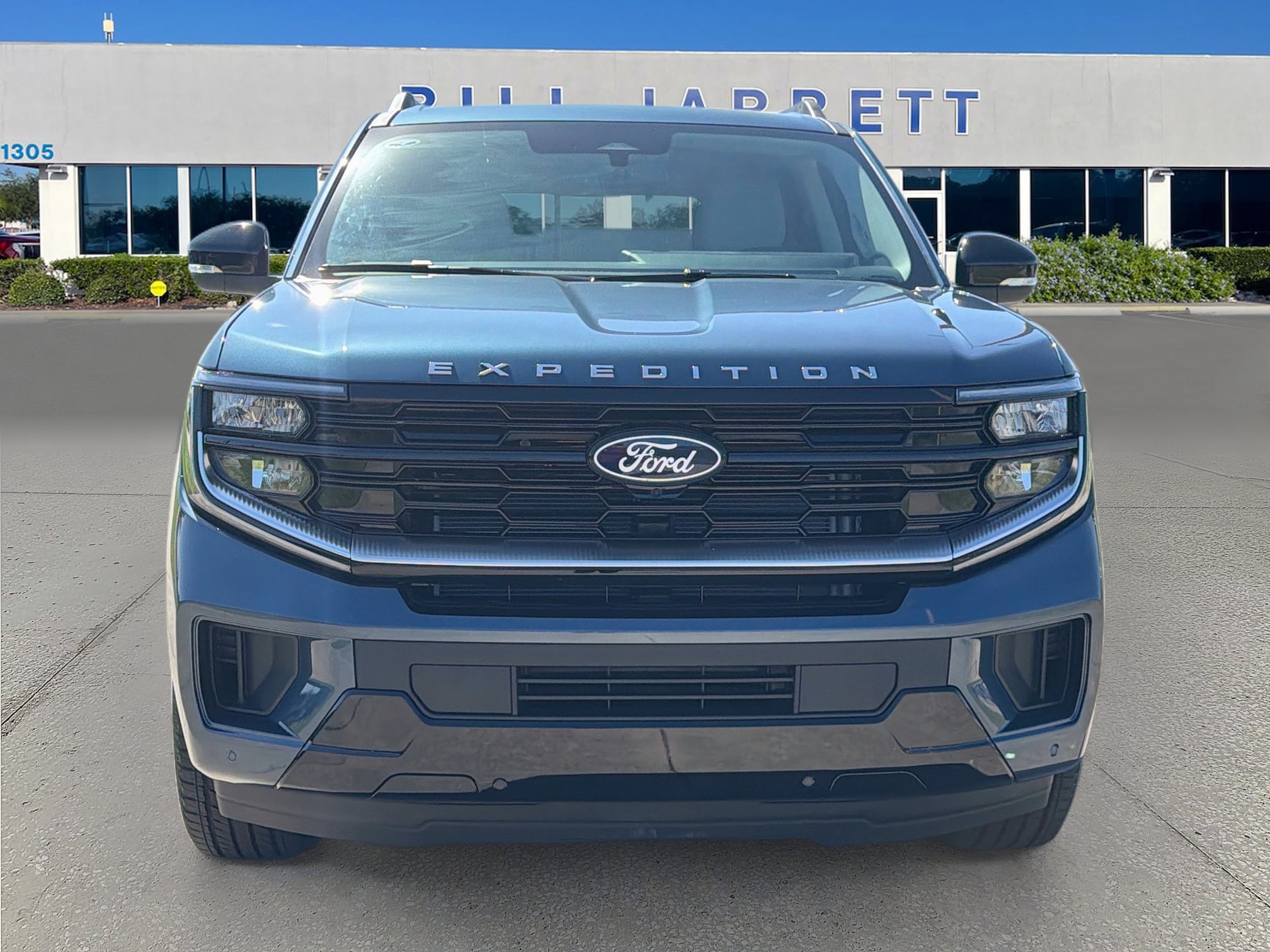 New 2027 Ford Expedition Platinum w/ Driver's Package AWD/4WD image 2