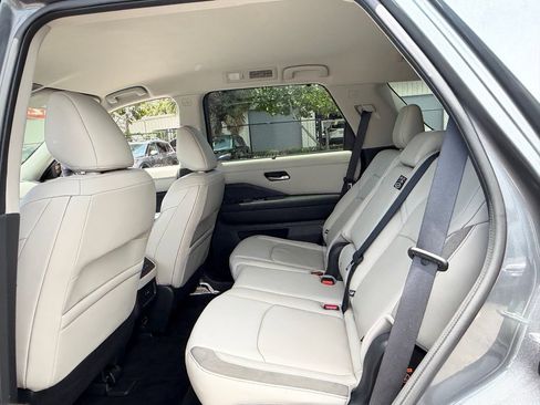 Certified 2022 Nissan Pathfinder SL w/ SL Black Package AWD/4WD image 12