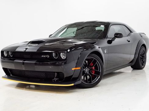 Used 2018 Dodge Challenger SRT Hellcat RWD image 1