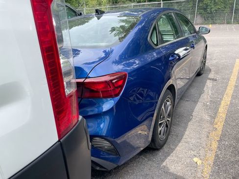 Used 2022 Kia Forte LXS FWD image 3