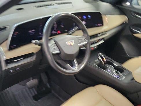 Certified 2024 Cadillac XT4 Luxury FWD image 10