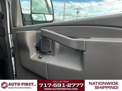 Used 2018 Chevrolet Express 2500 w/ Driver Convenience Package RWD image 15
