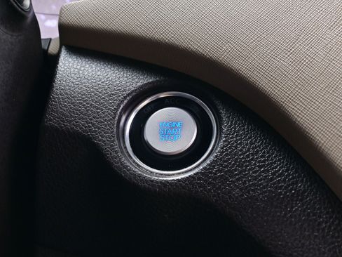 Used 2017 Hyundai Santa Fe Limited image 23