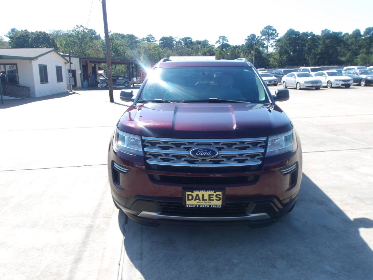 Used 2018 Ford Explorer XLT FWD image 3