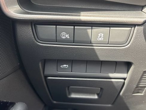 Certified 2025 MAZDA MAZDA3 s FWD image 18