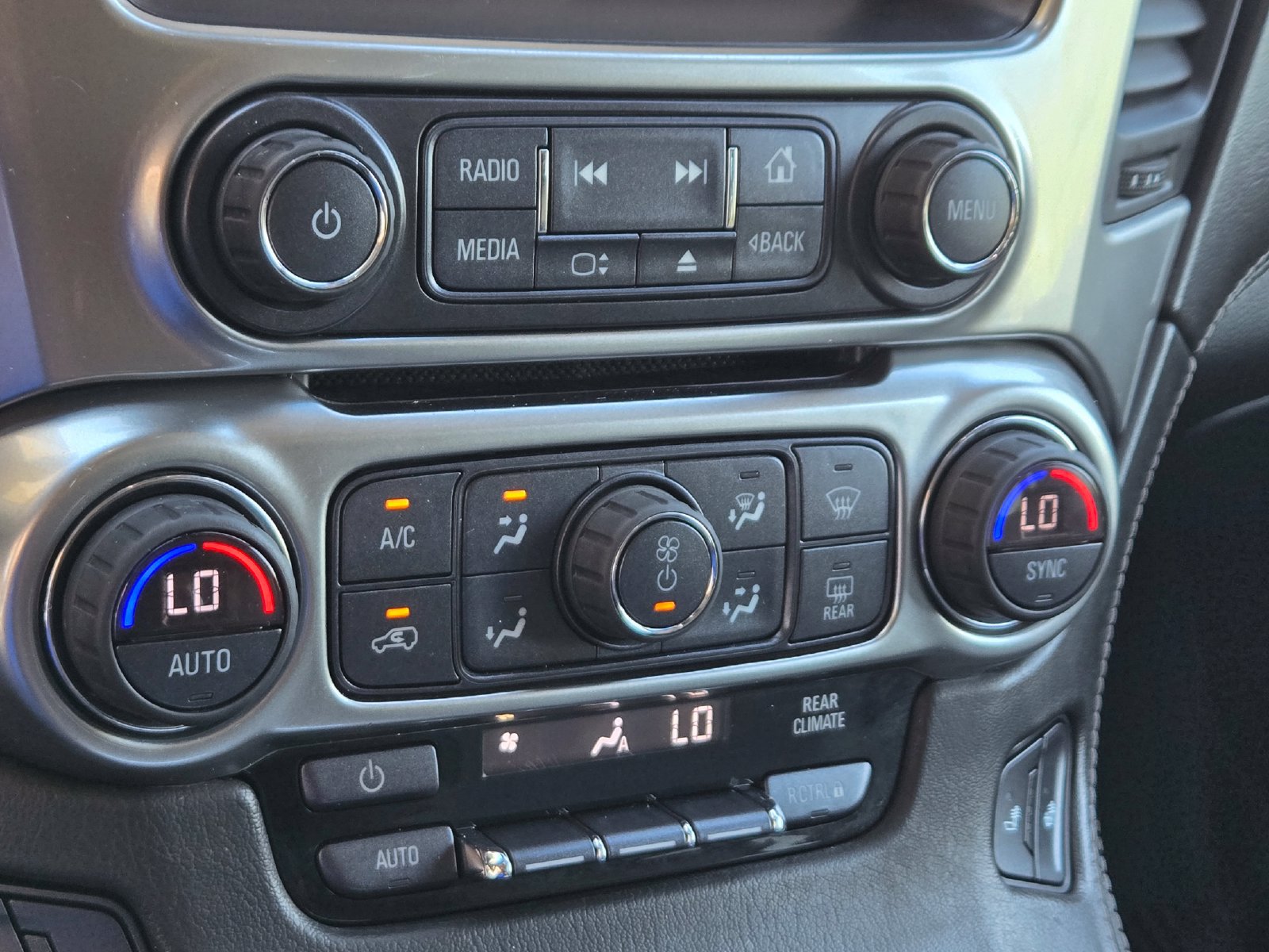 Used 2019 Chevrolet Tahoe LT AWD/4WD image 19