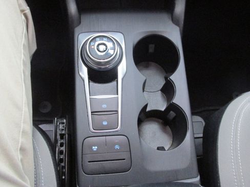 Used 2022 Ford Escape SE w/ Cold Weather Package AWD/4WD image 36