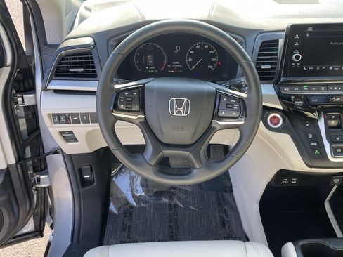 Used 2025 Honda Odyssey EX-L image 13