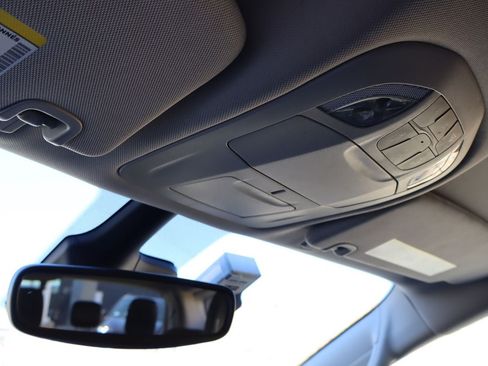 Used 2023 Chrysler Pacifica Touring-L FWD image 27