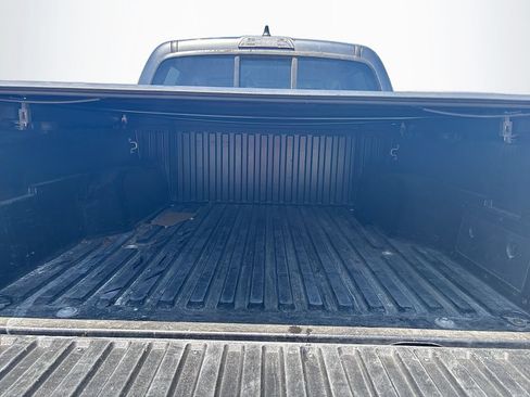 Used 2022 Toyota Tacoma SR AWD/4WD image 13