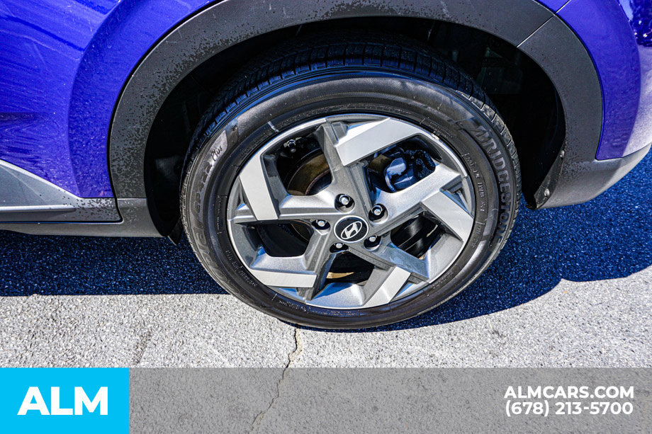 Used 2025 Hyundai Venue SEL FWD image 16