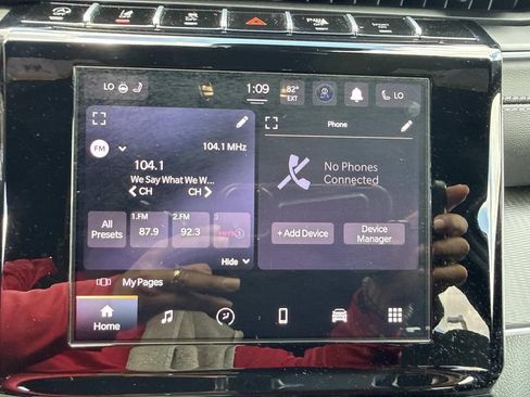Used 2025 Jeep Grand Cherokee L Laredo w/ Luxury Tech Group I RWD image 29