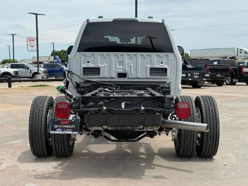Used 2026 Ford F450 Lariat AWD/4WD image 6