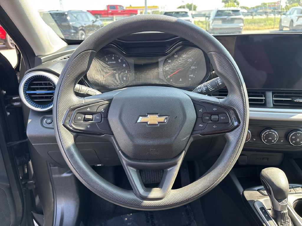 Used 2024 Chevrolet Trax LS w/ LS Convenience Package FWD image 27