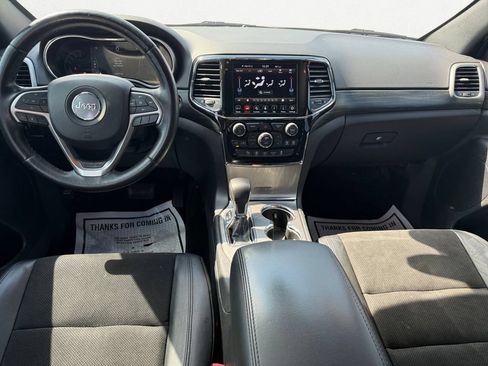 Used 2022 Jeep Grand Cherokee Laredo X AWD/4WD image 10
