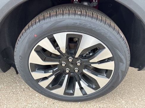 New 2026 Ford Explorer Platinum w/ LUX Leather Package AWD/4WD image 17