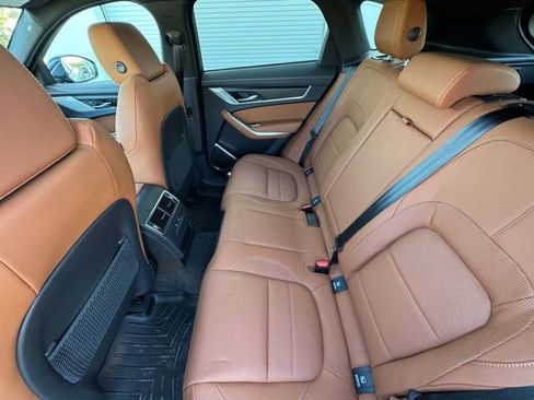 Used 2023 Jaguar F-PACE R-Dynamic S AWD/4WD image 29