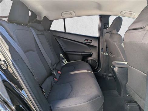 Used 2022 Toyota Prius LE image 18
