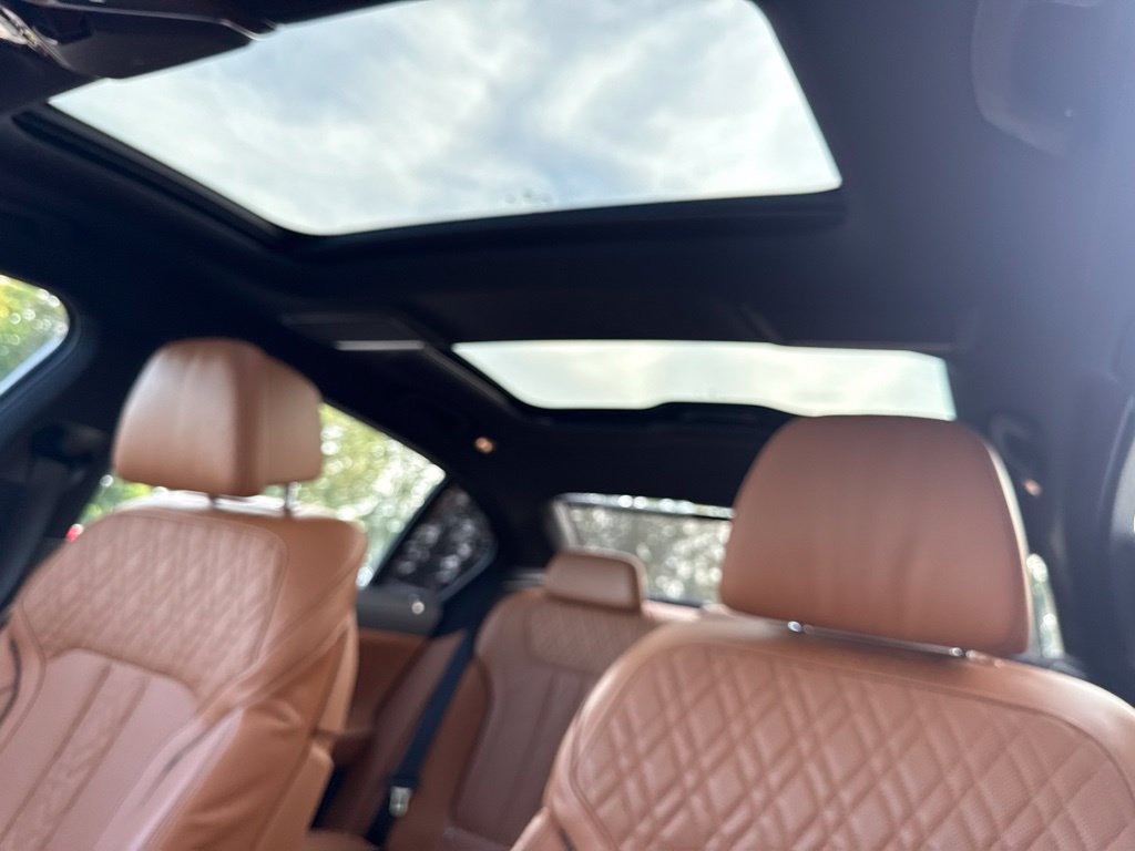 Used 2022 BMW 750i xDrive w/ M Sport Package AWD/4WD image 33