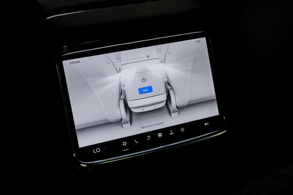 Used 2023 Tesla Model S AWD/4WD image 38