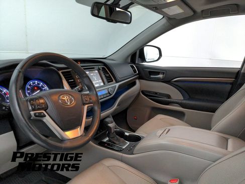Used 2016 Toyota Highlander Limited Platinum AWD/4WD image 13