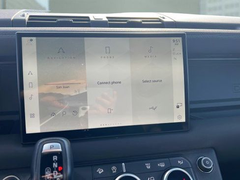 Used 2023 Land Rover Defender 130 X-Dynamic SE image 25