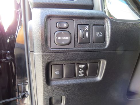 Used 2021 Toyota 4Runner Limited image 20