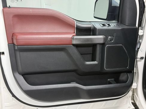 Used 2019 Ford F150 Platinum w/ Equipment Group 701A Luxury AWD/4WD image 29